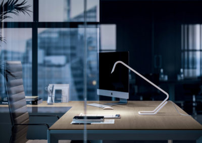 Balance table lampe de bureau design épuré ligne esthétique éclairage lumière contemporain décoration